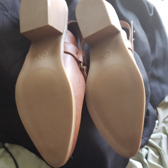 Shoes - Picture 2 of 3